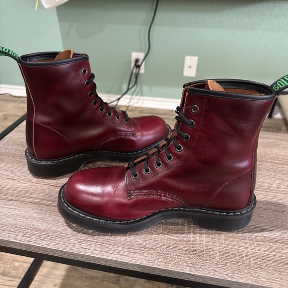 Solovair Burgundy Horween Chromexcel 8-Eye Derby Boot Made in England 8 US Men - Picture 7 of 11